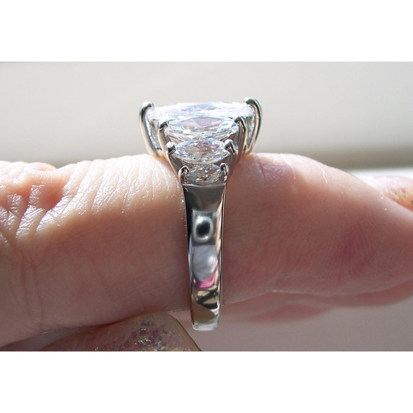 STAINLESS STEEL 5 Marquise Cut Cubic Zirconia Ring Sizes 6-10 - Picture 6 of 16